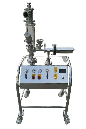 實驗室中小型<a href=http://www.chongyidian.cn/chanpin/27.html target=_blank class=infotextkey>氣流粉碎機</a>